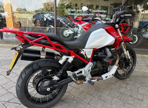 2022 Moto Guzzi V85 Evocative